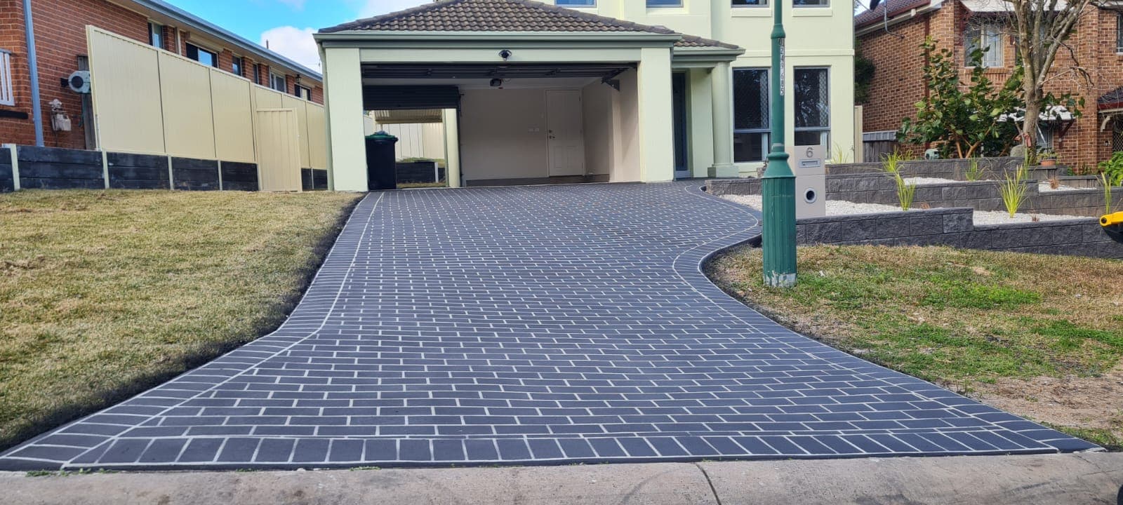 House driveway in spray-on concrete